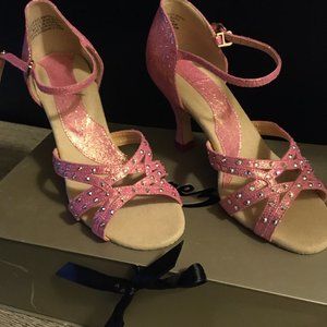 Capezio Ballroom Dance shoes (Crystal) size  6W